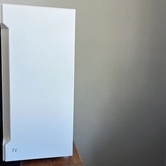 This is a skytech archangel gaming pc.